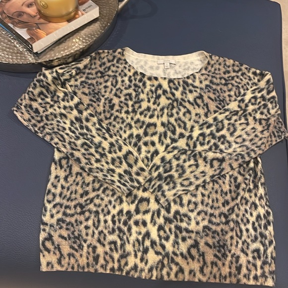 Joie Eloisa Leopard Print Cashmere
Blend Sweater size Small EUC - Picture 4 of 11